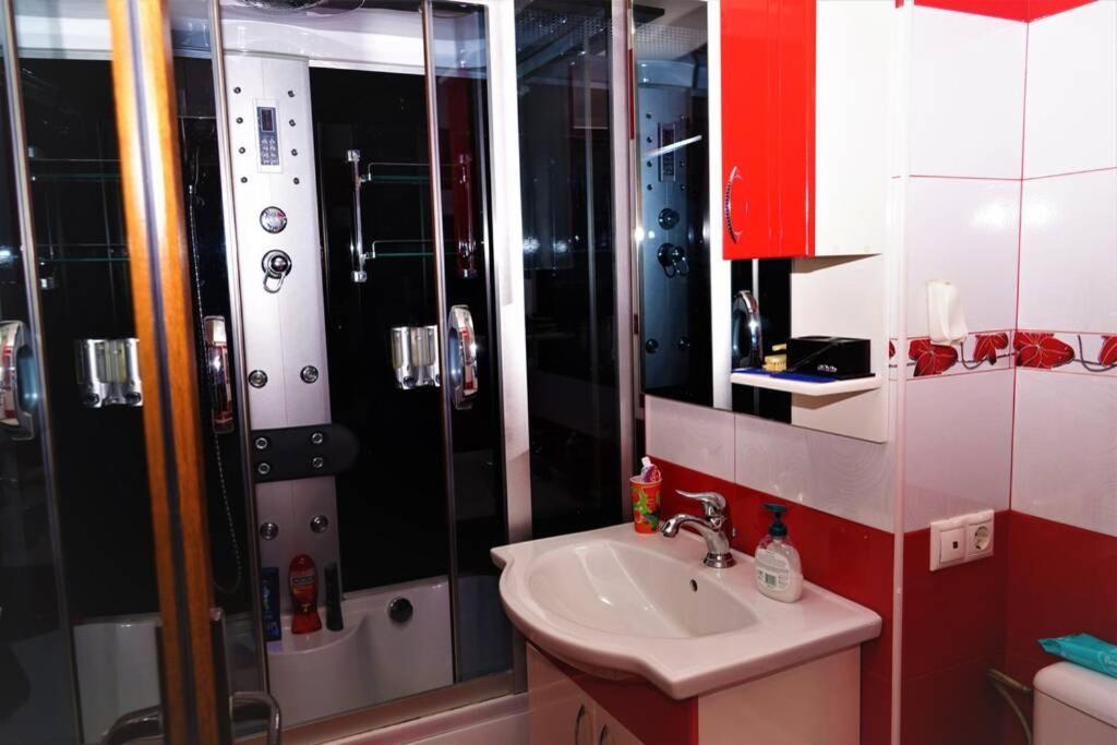 Home Away From Home Petrila ภายนอก รูปภาพ